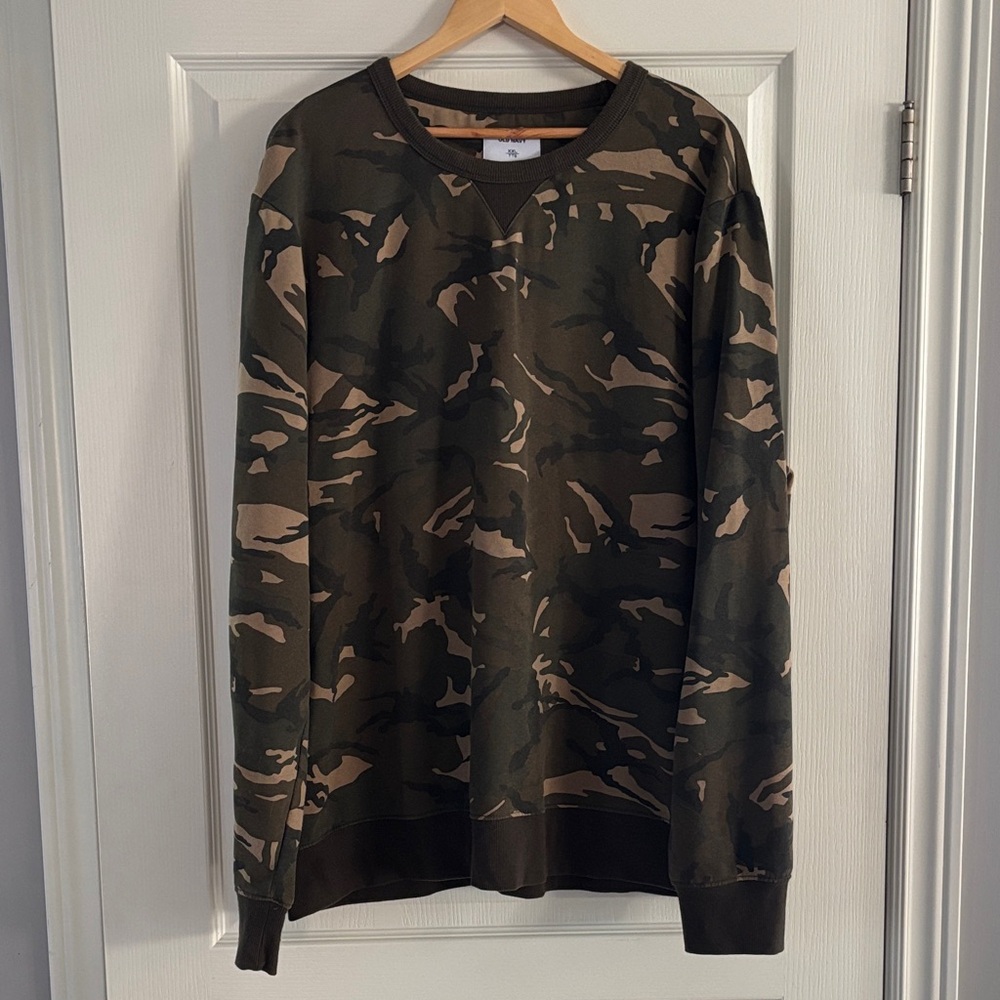 3 for $25 Old Navy men’s crewneck